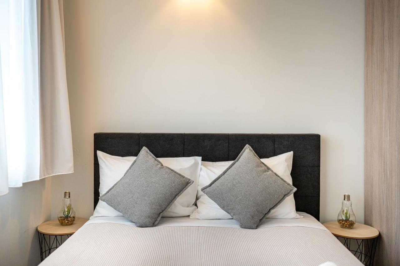 White & Gray Apartment Ретимно Экстерьер фото